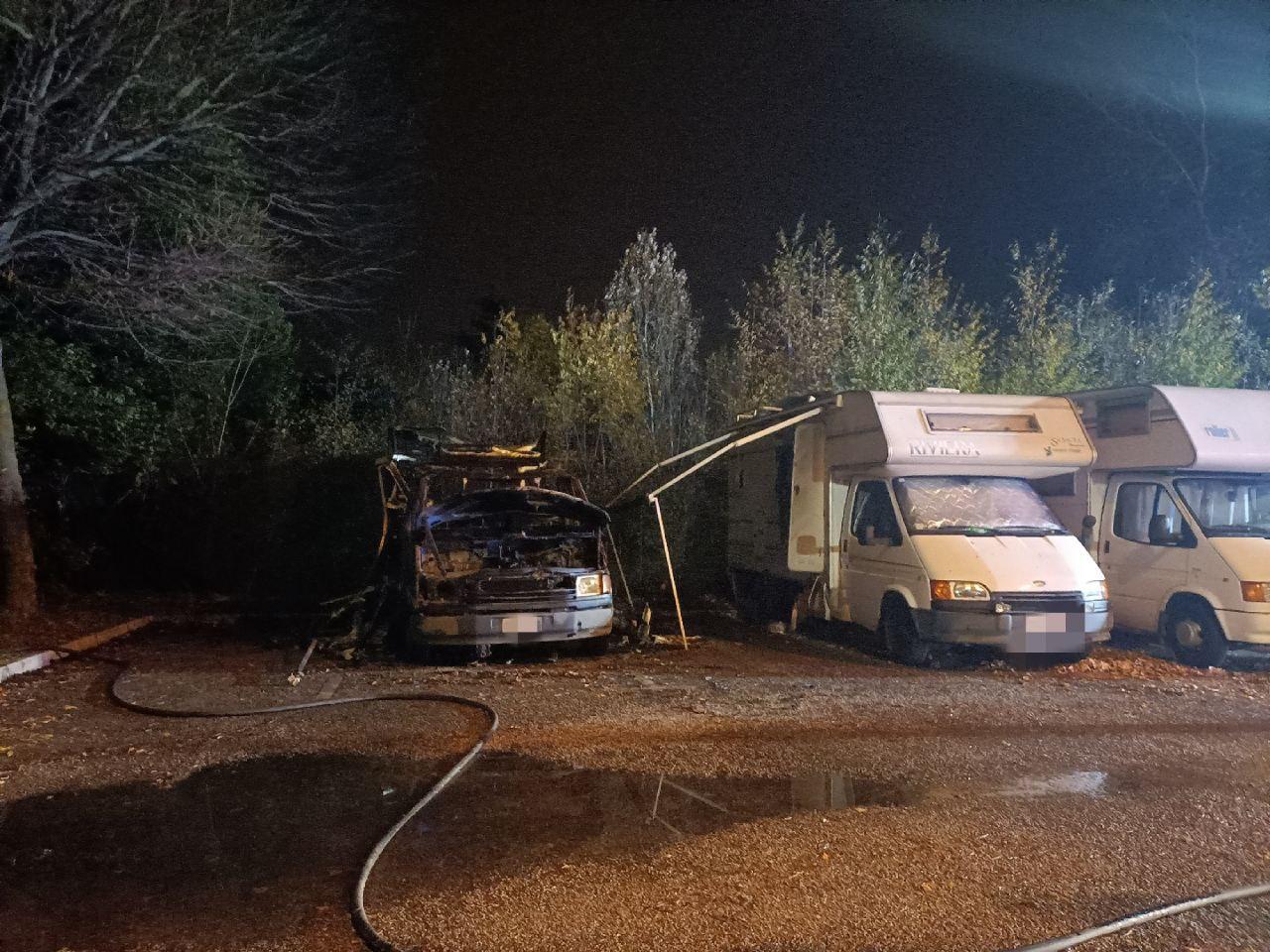 Immagine per Incendio in un parcheggio a Gradisca, camper distrutto dalle fiamme